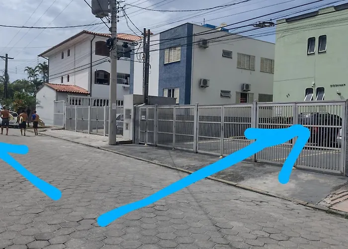 Apto Terreo Em Ubatuba, A 50 Metros Do Mar